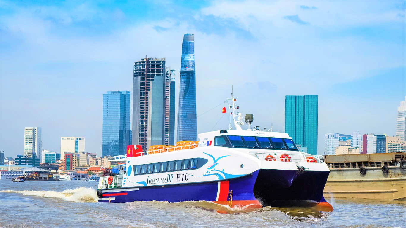 Tàu cao tốc đi đảo Phú Quý