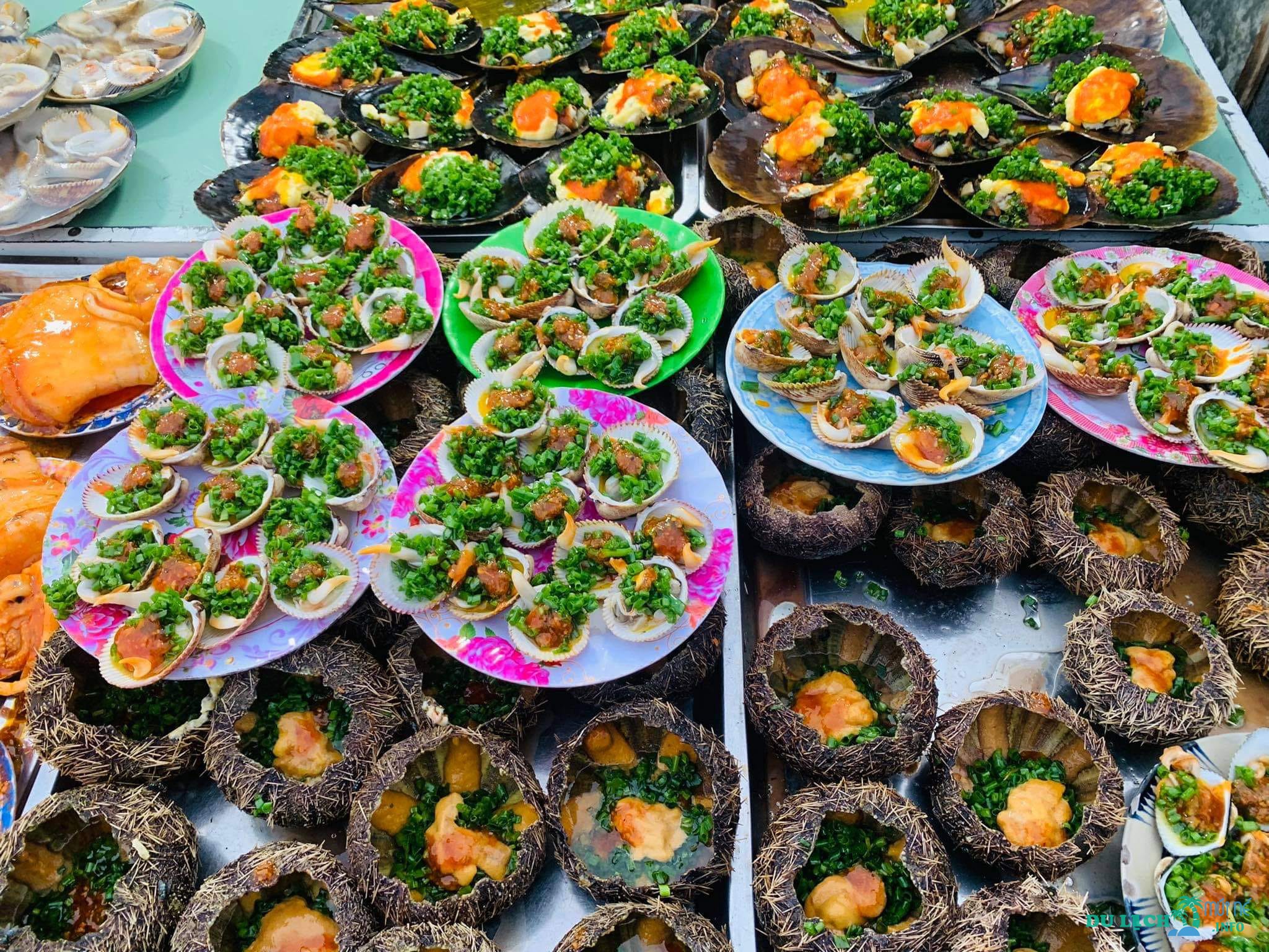 Chợ hải sản Cổ Thạch