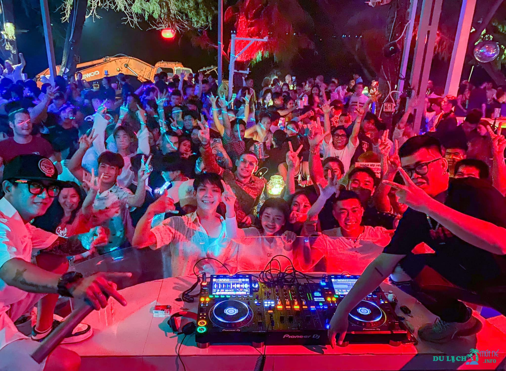 Dragon Beach Bar Mũi Né
